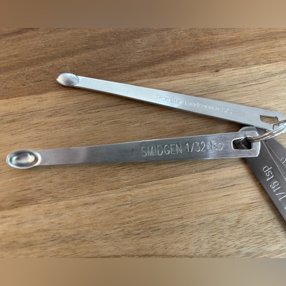 New Star Foodservice Stainless Steel Mini Measuring Spoons Set - Picture 5 of 9